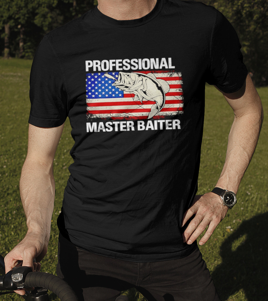 Professional Master Baiter Distressed American Flag Fishing USA Flag T-Shirt