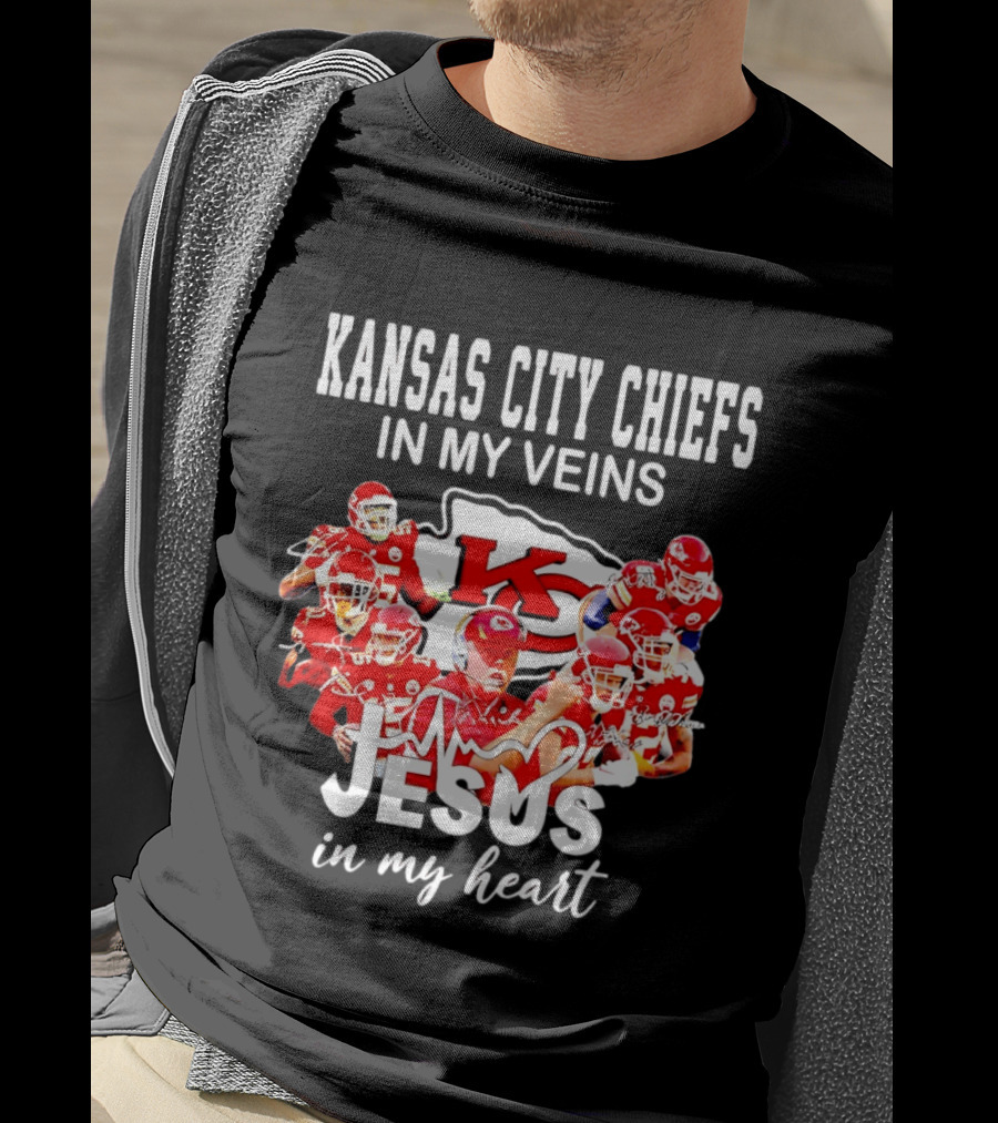 Kansas City Chiefs In My Veins Jesus In My Heart Football Fans T-Shirt