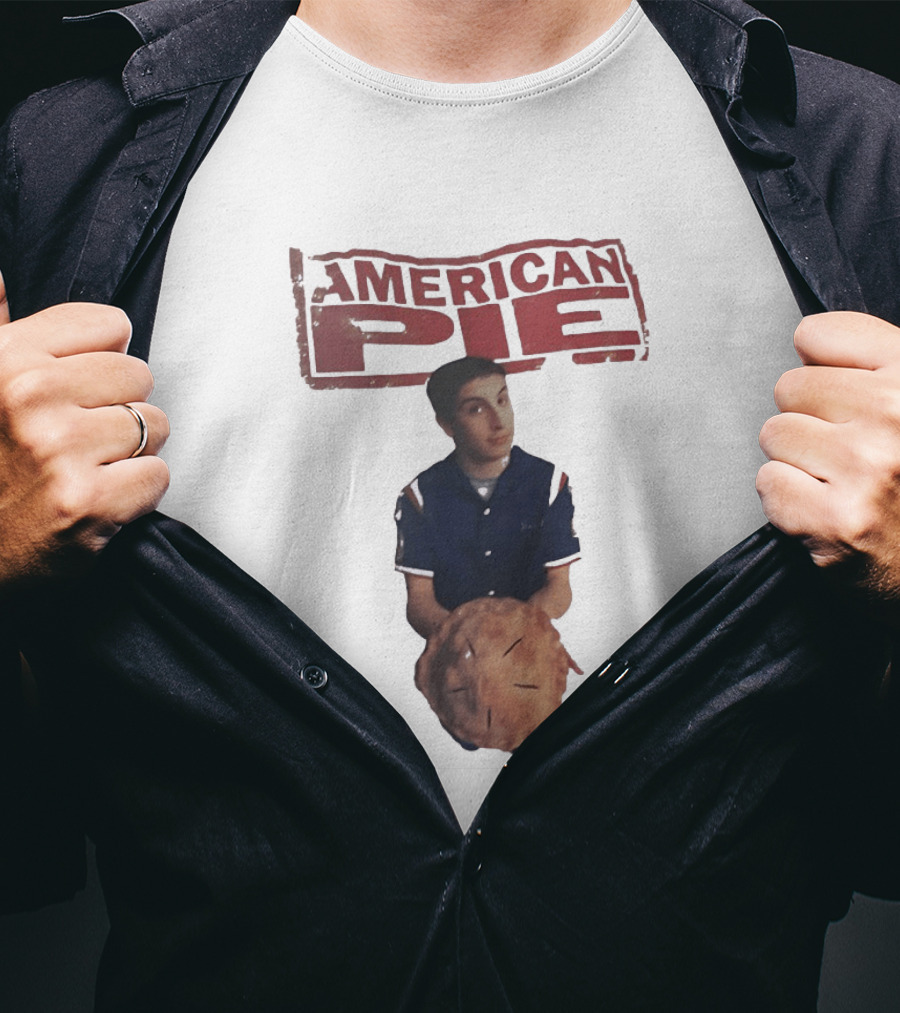 Jason Biggs As Jim Levenstein Holding Pie American Pie Movie T-Shirt