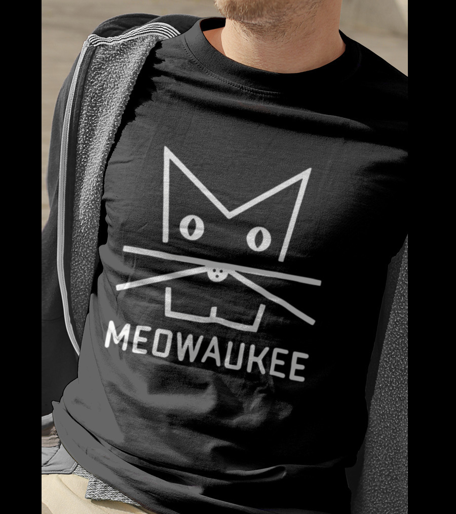 Meowwaukee Cat Milwaukee Playful Kitten Face T-Shirt