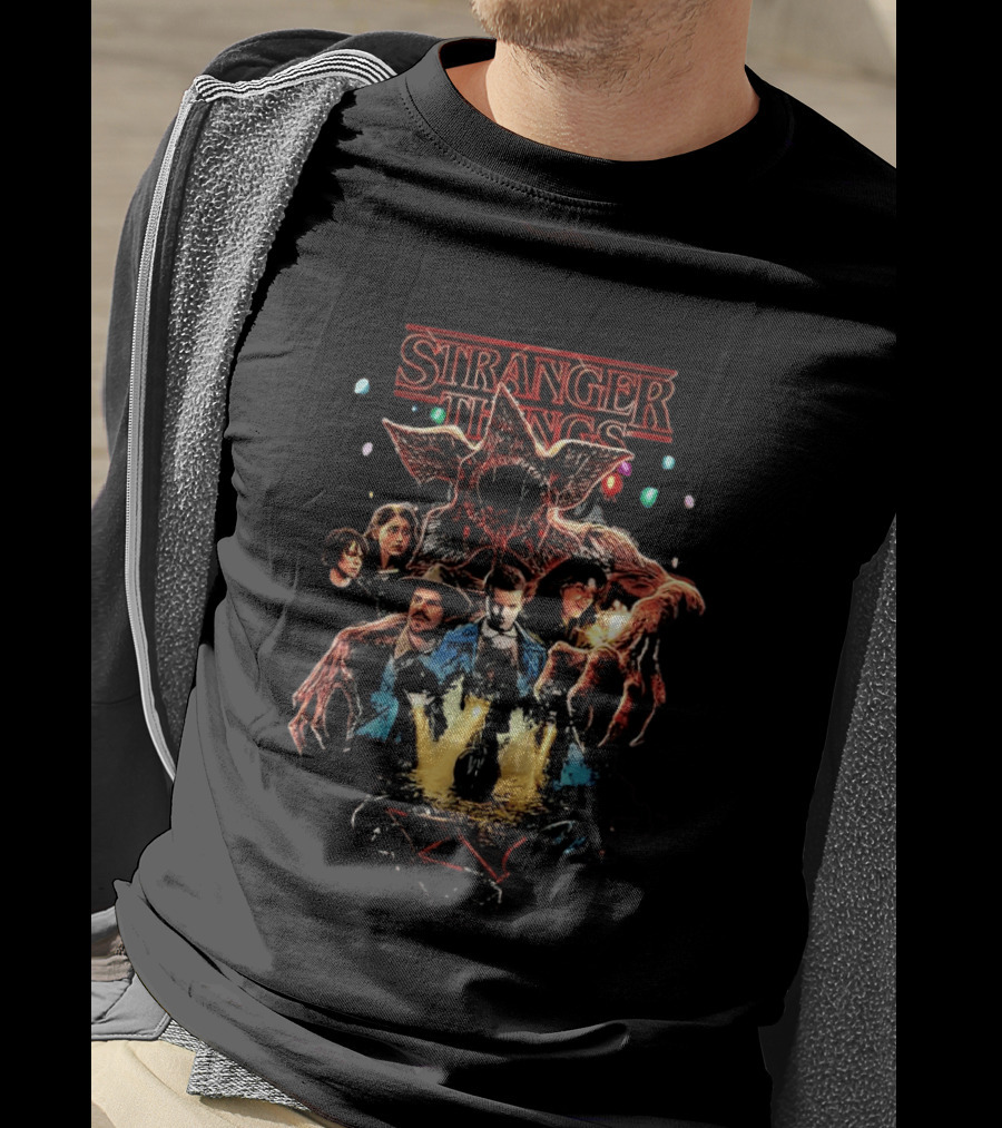 Stranger Things Cast And Demogorgon Ensemble Scene T-Shirt