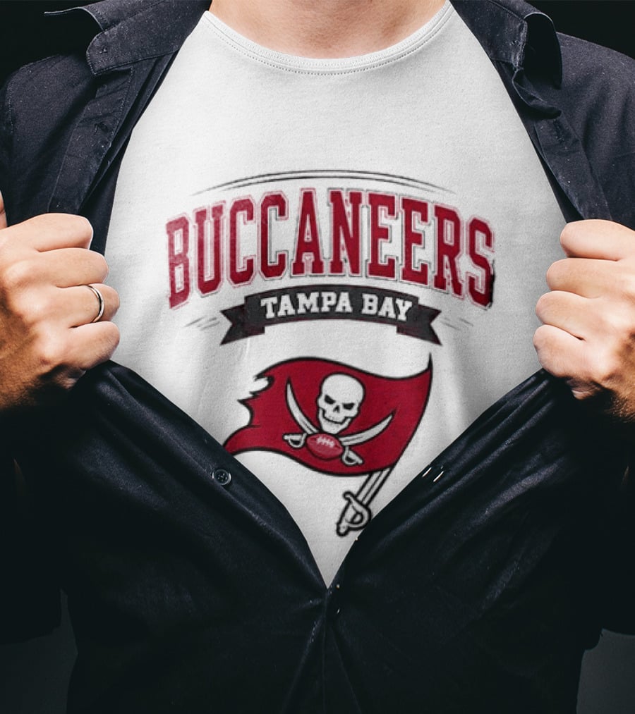 Tampa Bay Buccaneers Ghostface Running Football Pirate Flag T-Shirt