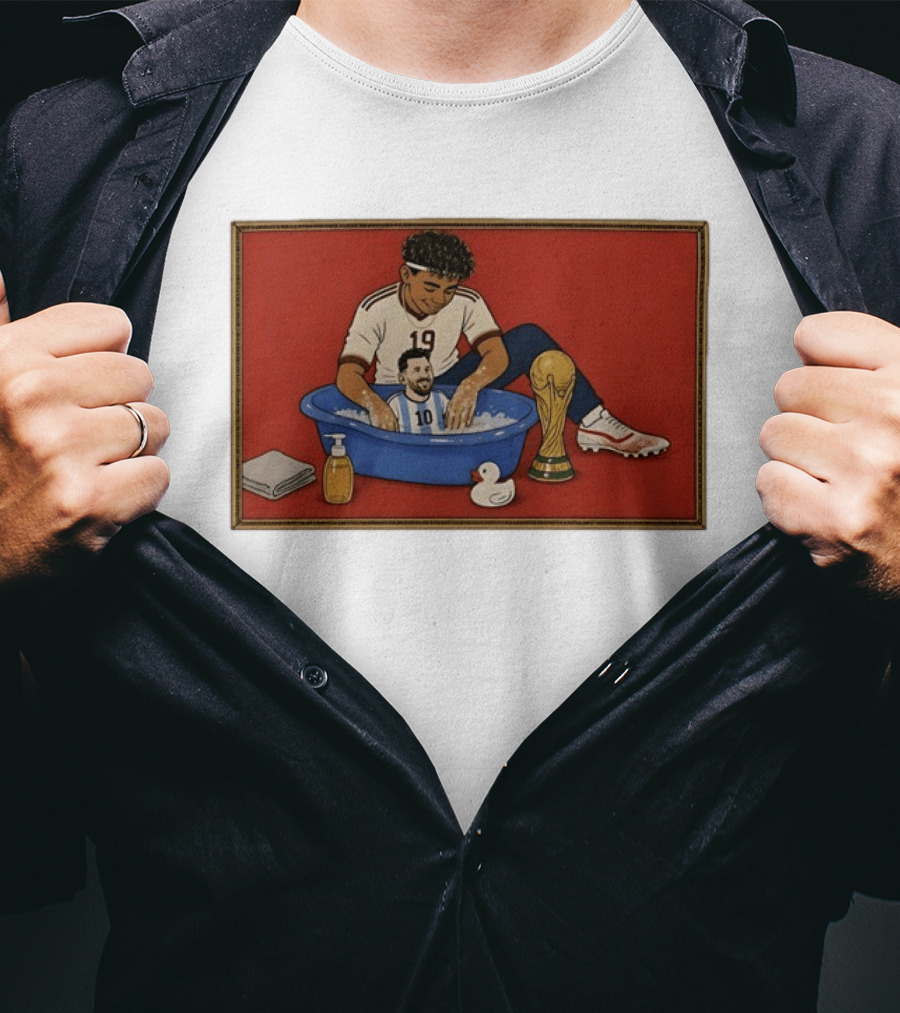 Yamal 19 Bathing Messi In Bathtub With World Cup Trophy T-Shirt