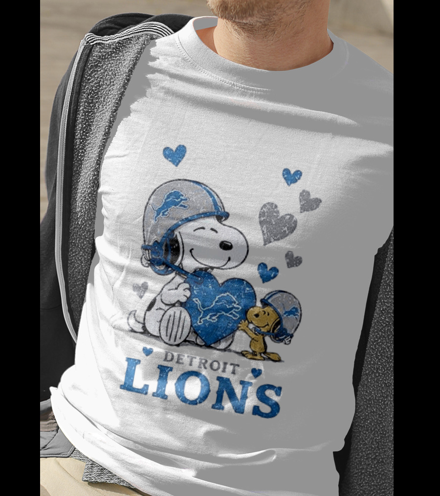 Detroit Lions Peanuts Snoopy Woodstock Heart Helmets Love T-Shirt