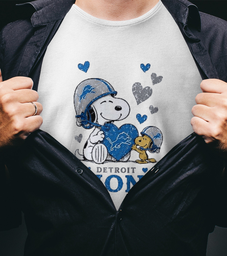 Detroit Lions Peanuts Snoopy Woodstock Heart Helmets Love T-Shirt