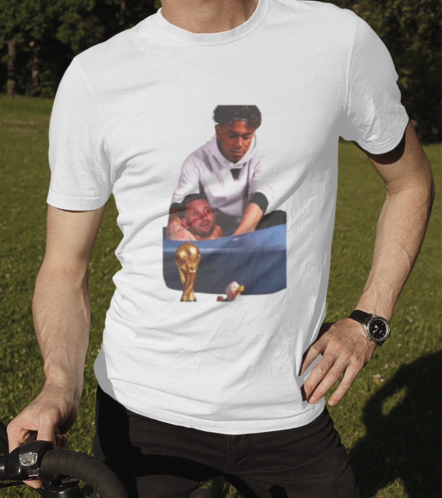 Lamine Yamal Lionel Messi Bathtub Meme World Cup Trophy T-Shirt