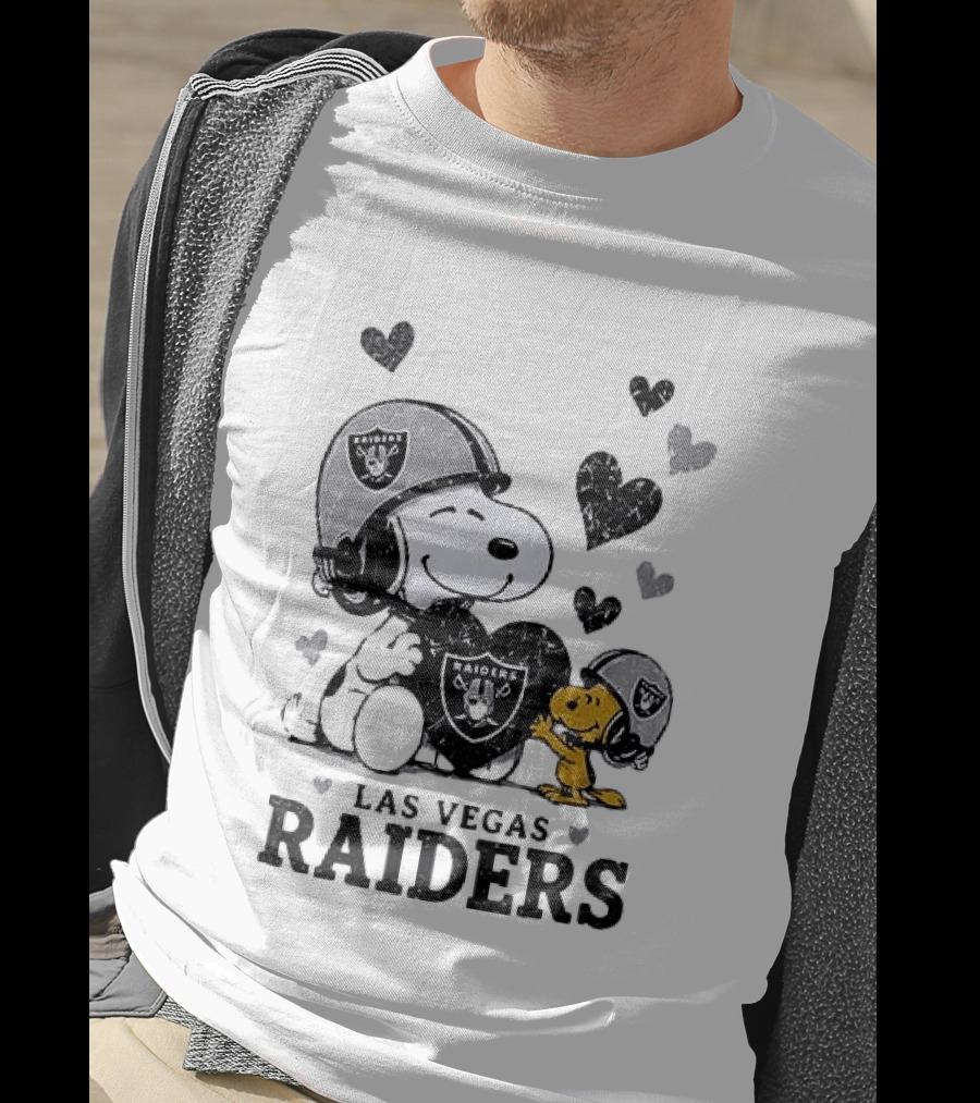 Las Vegas Raiders Peanuts Snoopy Woodstock Love And Laughter Hearts T-Shirt