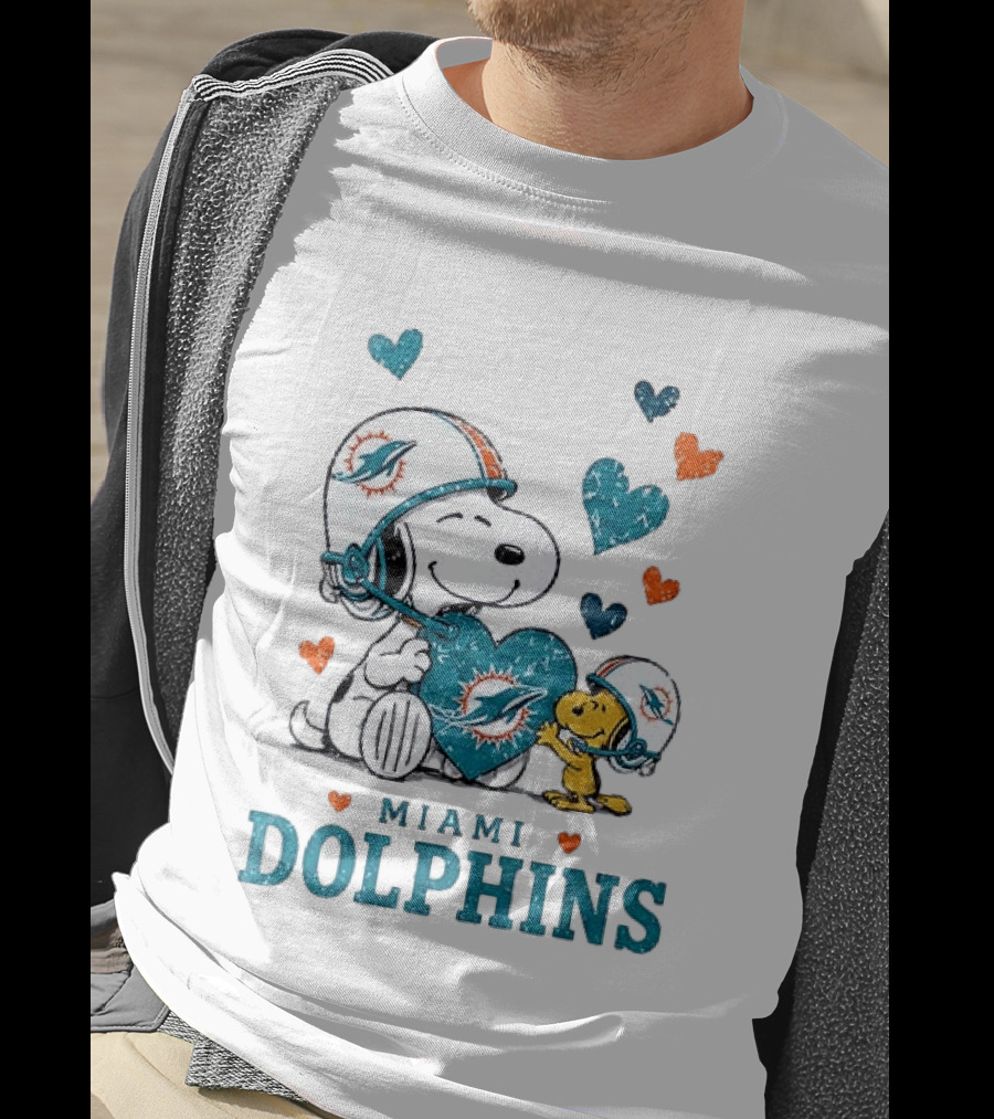 Miami Dolphins Peanuts Snoopy Love Laughter Hearts Helmet Charlie Brown T-Shirt