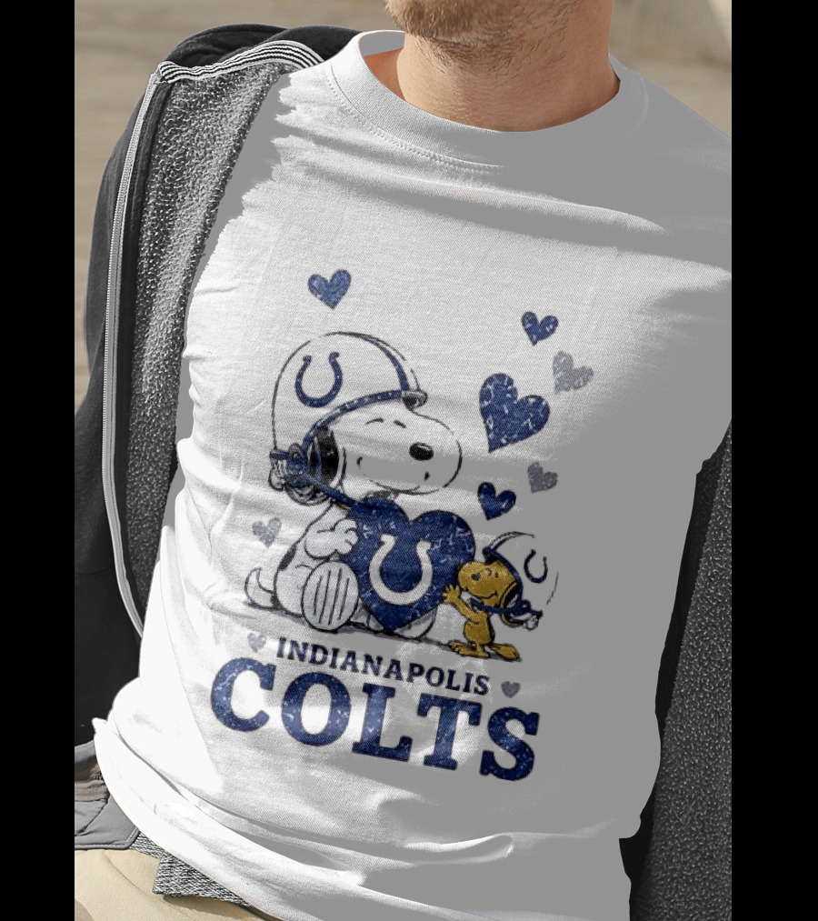 Indianapolis Colts Peanuts Snoopy Woodstock Love Hearts T-Shirt