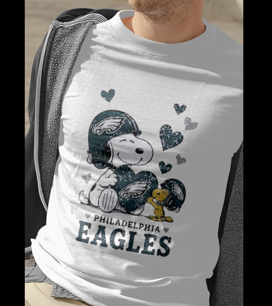 Philadelphia Eagles Snoopy Woodstock Love Hearts Collaboration T-Shirt