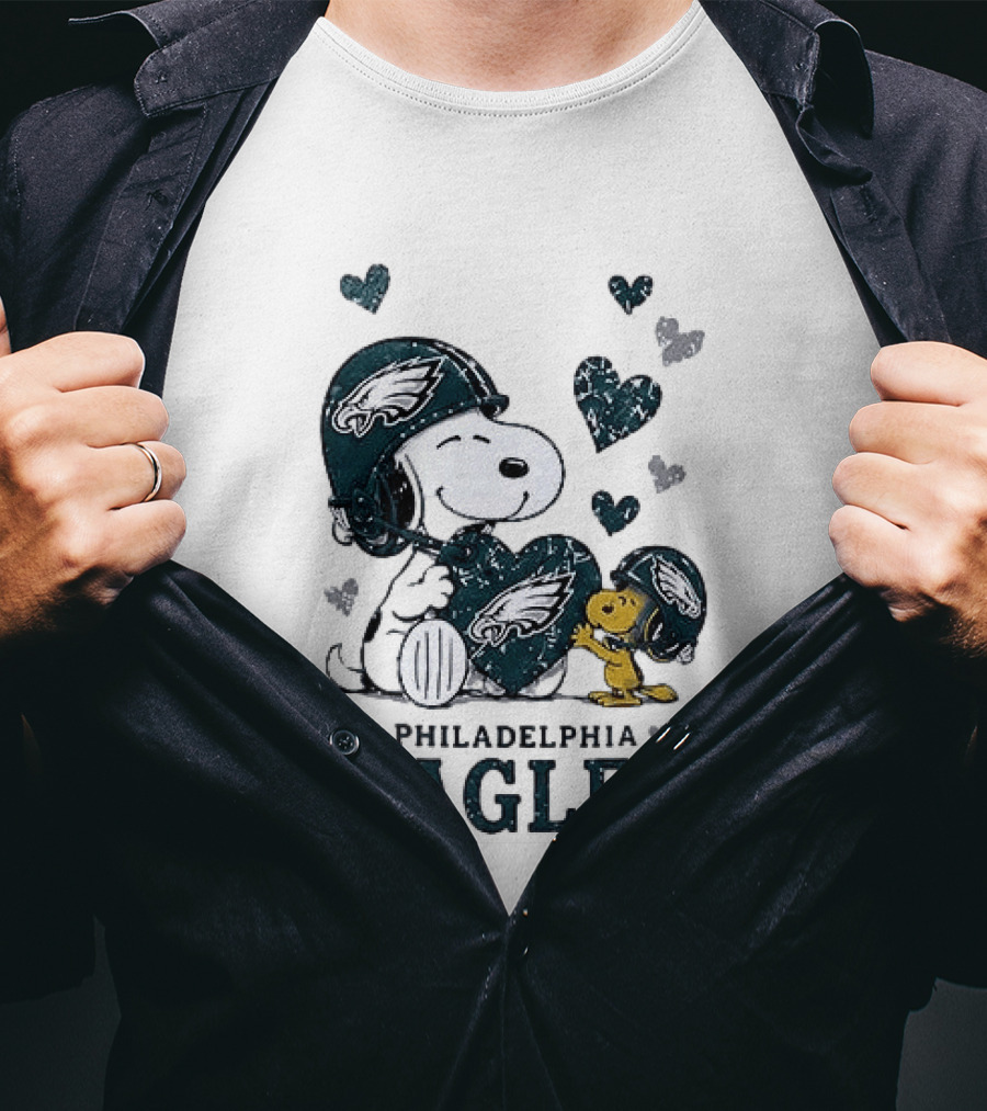 Philadelphia Eagles Snoopy Woodstock Love Hearts Collaboration T-Shirt