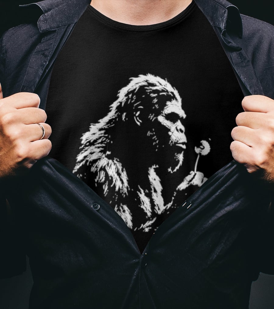 Bigfoot Sasquatch Blowing Dandelion Cryptid Mythical Creature T-Shirt