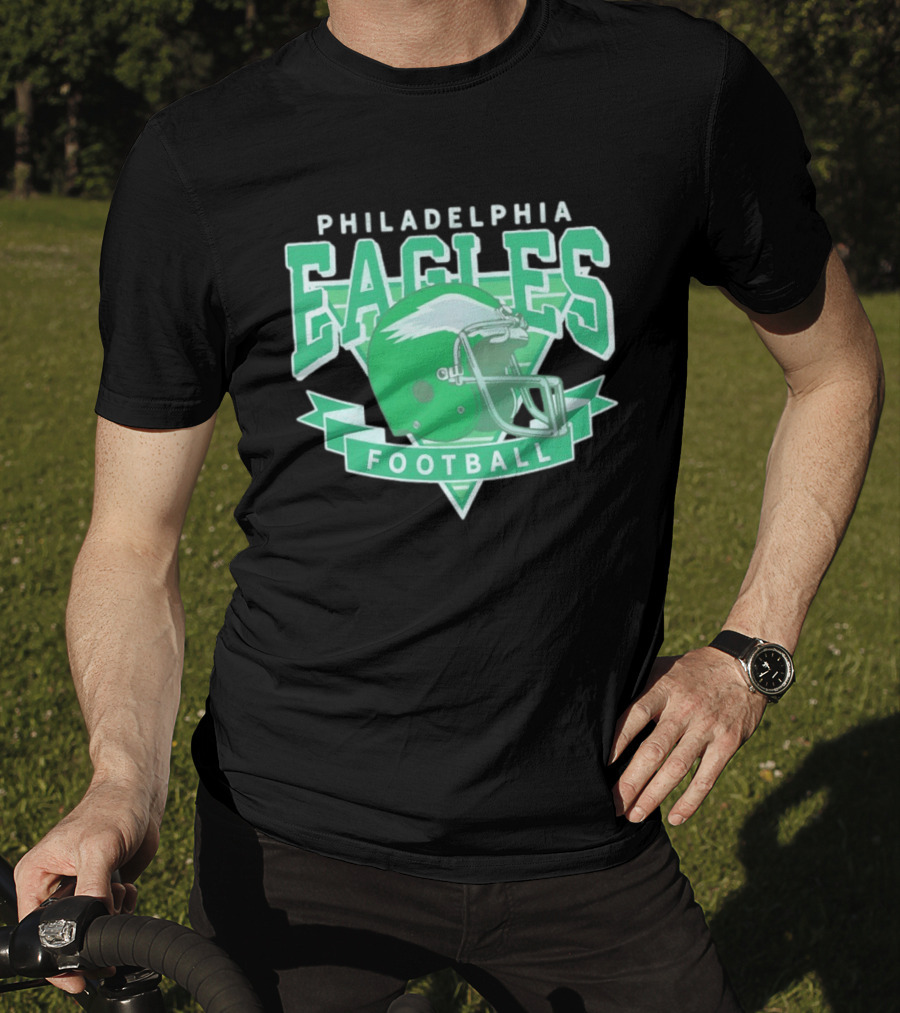 Philadelphia Eagles Helmet Vintage Style Football Fan Gear T-Shirt