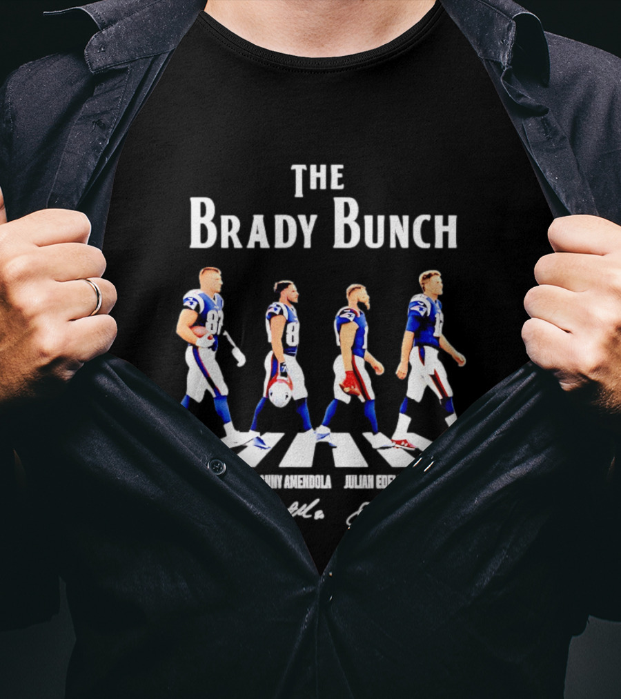 The Brady Bunch Rob Gronkowski Danny Amendola Julian Edelman Tom Brady New England Patriots Players Crossing T-Shirt