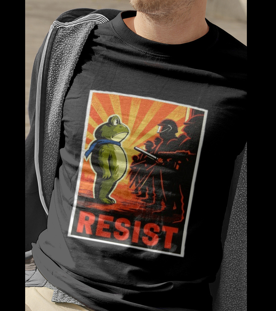 Resist Portland Frog 2025 Anti Fascism Protest Art With Frog And Riot Police T-Shirt
