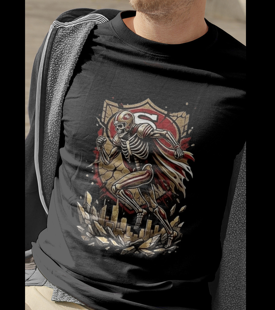 San Francisco 49ers Skeleton Runs In My Blood Football Skyline Shield T-Shirt
