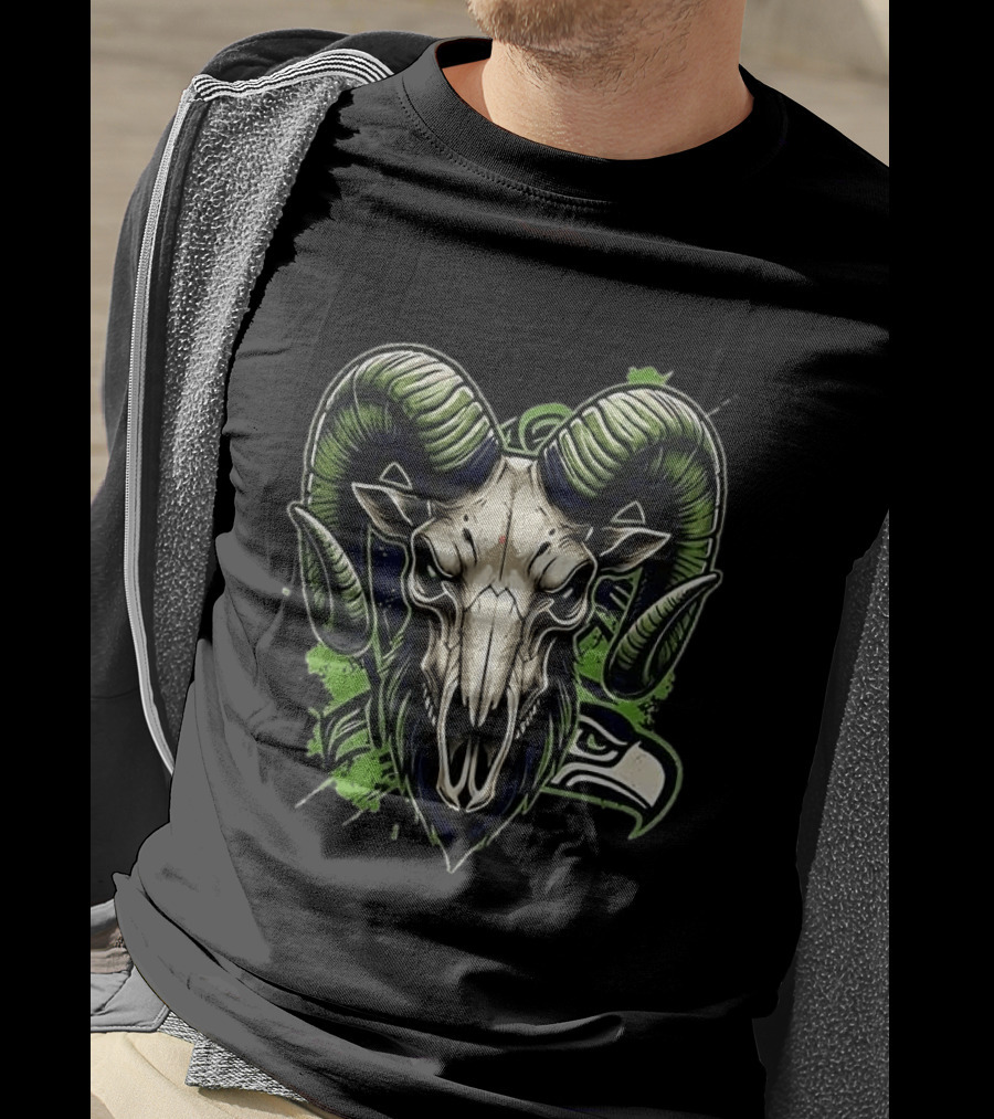 Seattle Seahawks Runs In My Blood Skeleton Ram Skull Fan T-Shirt