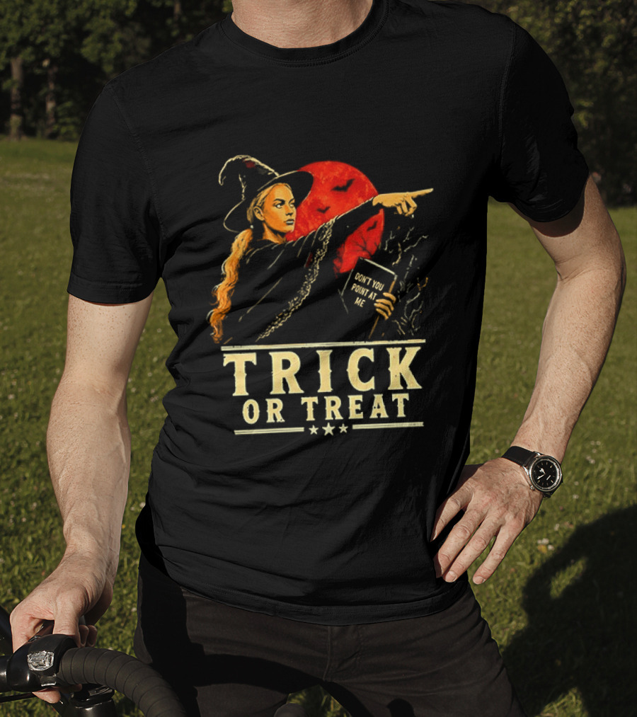 Witch Pointing Trick Or Treat Halloween 2026 T-Shirt