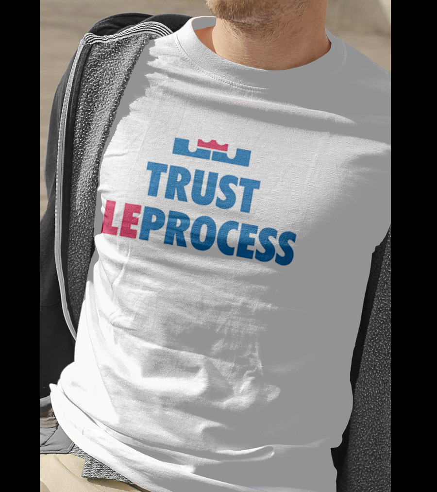 Trust Le Process Basketball Crown Symbol Blue Red T-Shirt