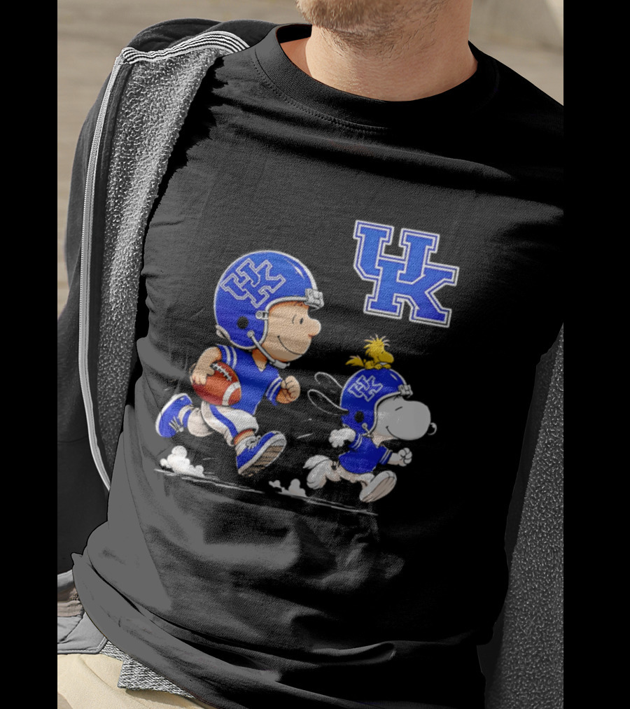 Peanuts Charlie Brown Snoopy University Of Kentucky Football Running UK T-Shirt