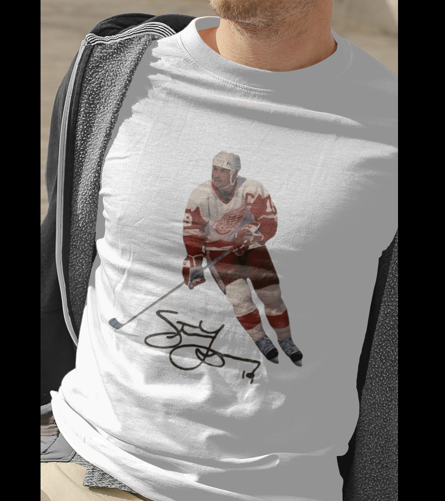 Steve Yzerman Detroit Red Wings Captain 19 Hockey Legend T-Shirt