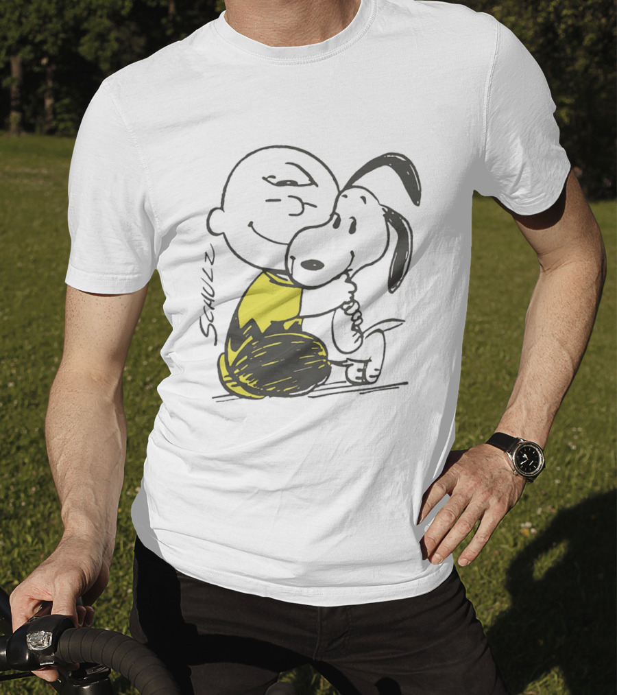 Schulz Charlie Brown Snoopy Hugging Classic Peanuts Friendship T-Shirt