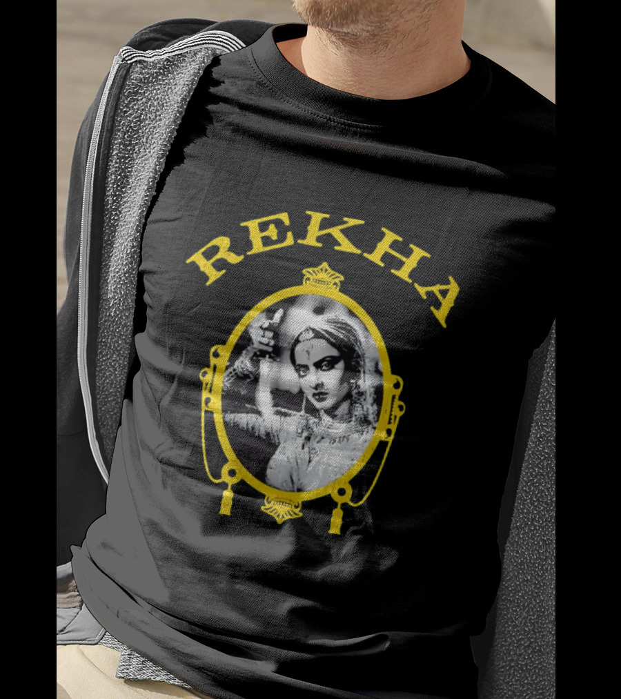 REKHA Diva Holding A Dagger T-Shirt