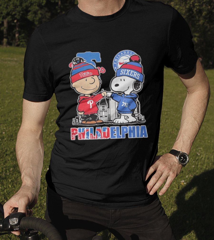 Charlie Brown And Snoopy Fist Bump Phillies Sixers Philadelphia T-Shirt