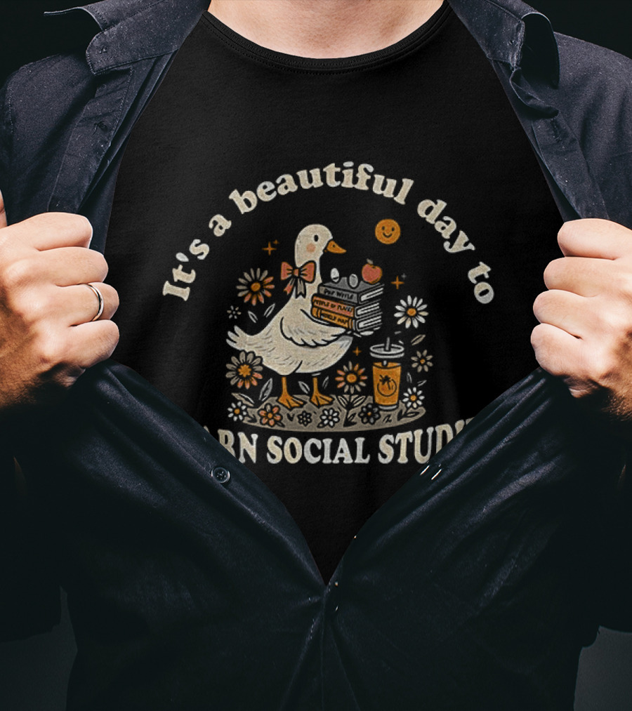 Goose It's A Beautiful Day To Learn Social Studies Happy Halloween T-Shirt
