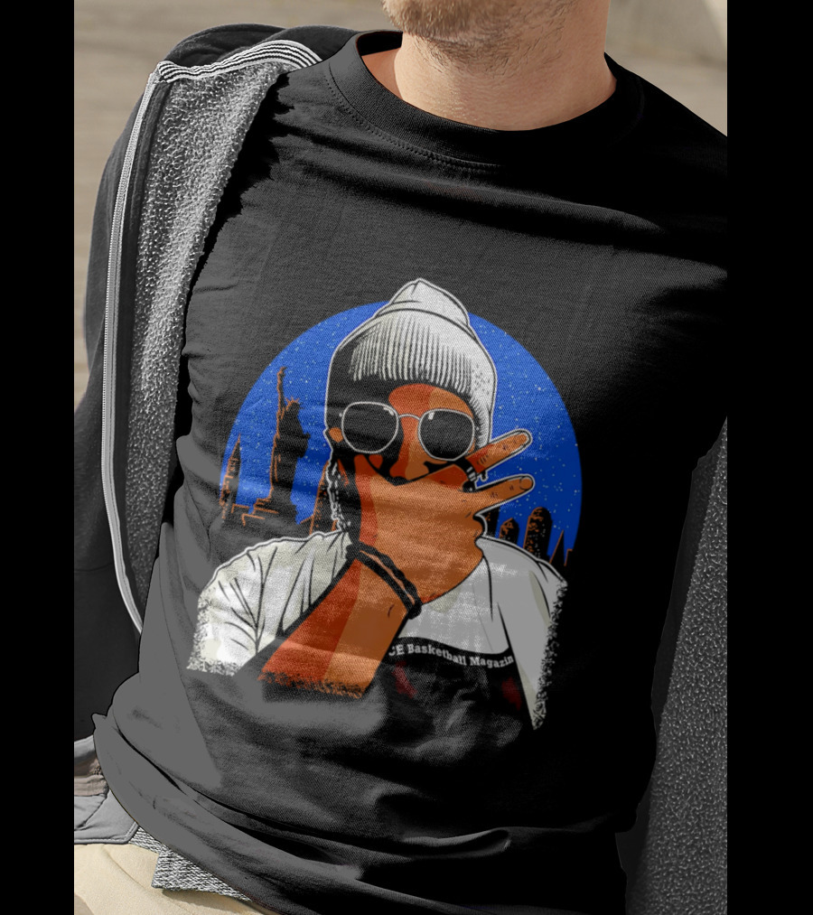 CE Basketball Magazin NYC Skyline Statue Of Liberty Statue Peace Sign T-Shirt