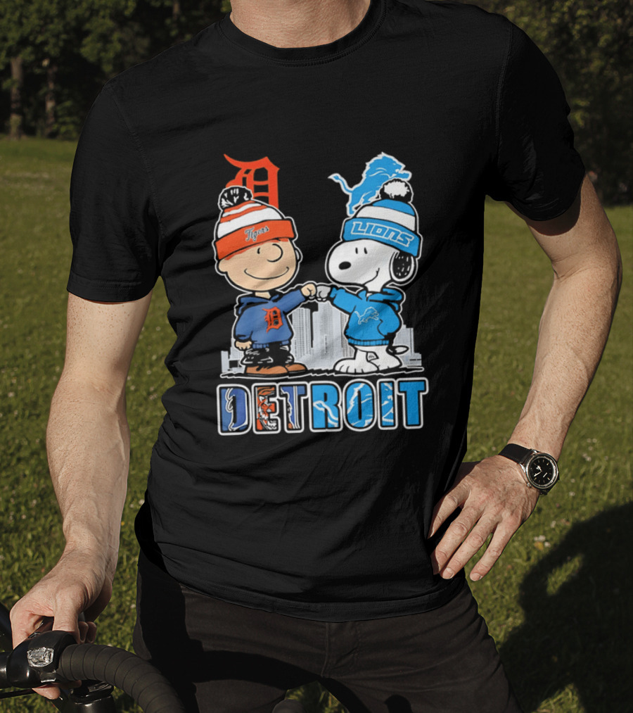 Charlie Brown Snoopy Detroit Tigers Lions Fist Bump Peanuts T-Shirt