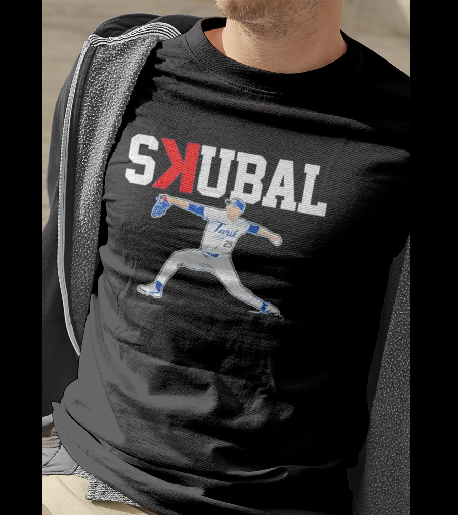 Tarik Skubal Pitching Pose Los Angeles Dodgers T-Shirt