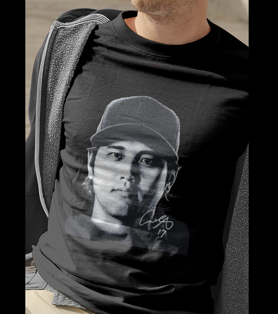 Shohei Ohtani LA Dodgers Cap Signature 17 T-Shirt