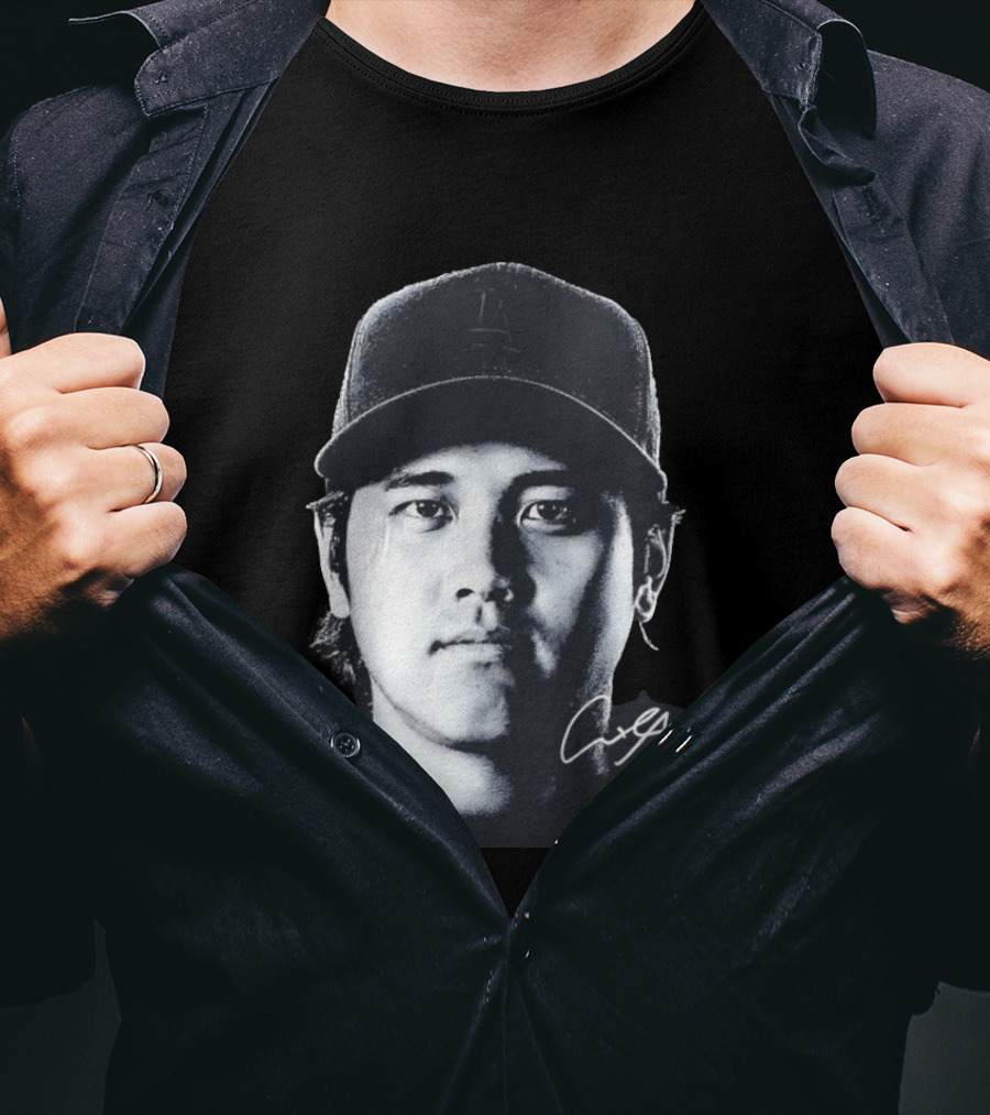 Shohei Ohtani LA Dodgers Cap Signature 17 T-Shirt