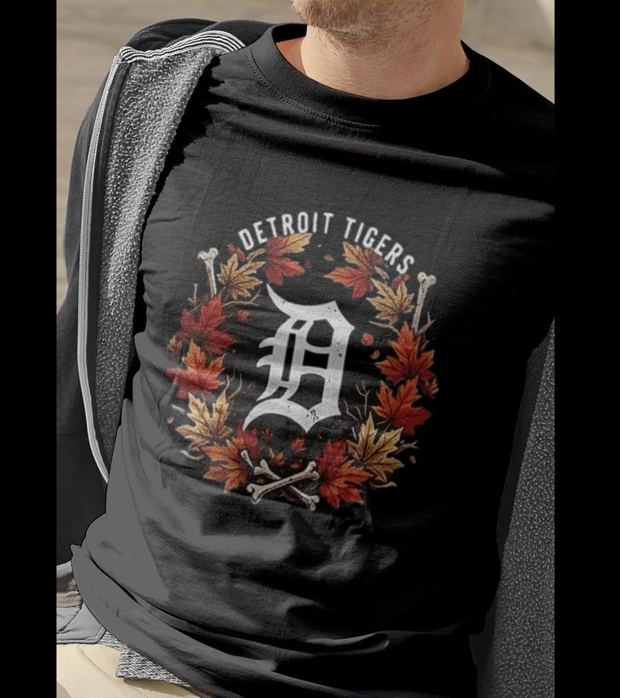 Detroit Tigers Maple Leaves Skull Crossed Bones Halloween Baseballs T-Shirt