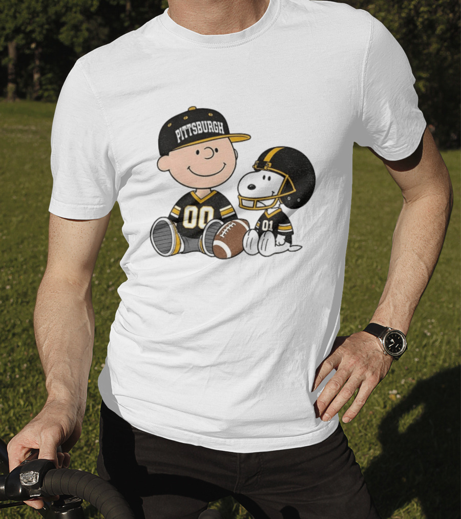 Pittsburgh Football Charlie Brown Snoopy Pigskin Player T-Shirt