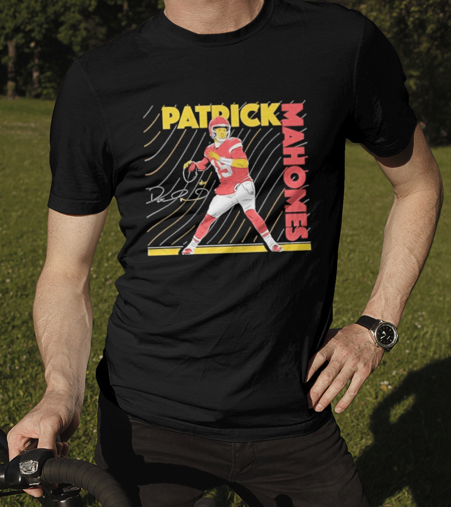 Patrick Mahomes Football Quarterback Signature Wavy Line T-Shirt