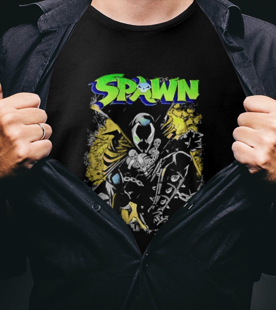 Spawn Crouching Superhero Chains Cape Distressed Comics T-Shirt