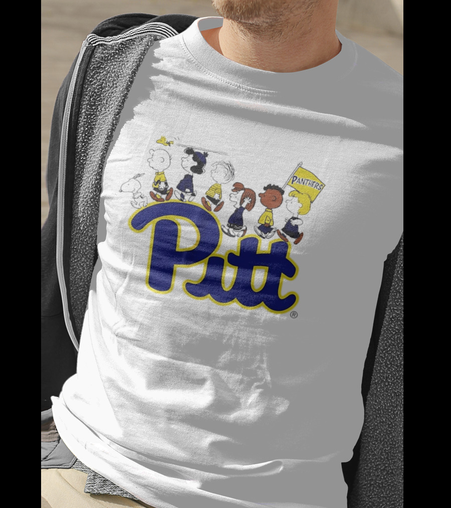 Pittsburgh Panthers Peanuts Characters With Pitt Flag T-Shirt