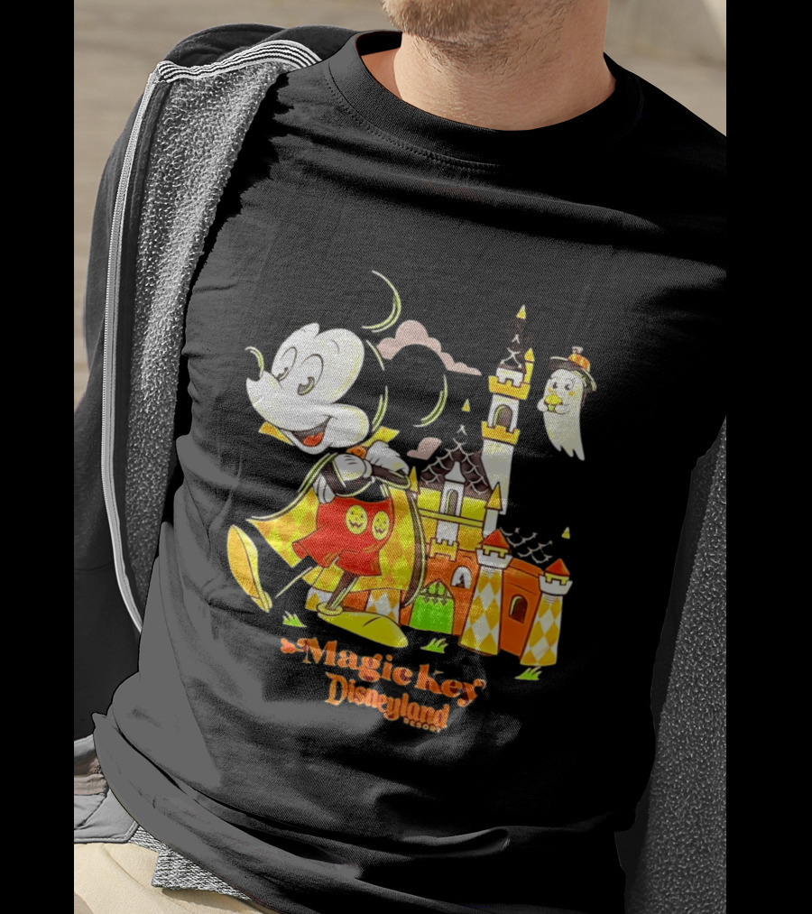 Mickey Mouse Magic Key Disneyland Resort Halloween Castle Ghost T-Shirt