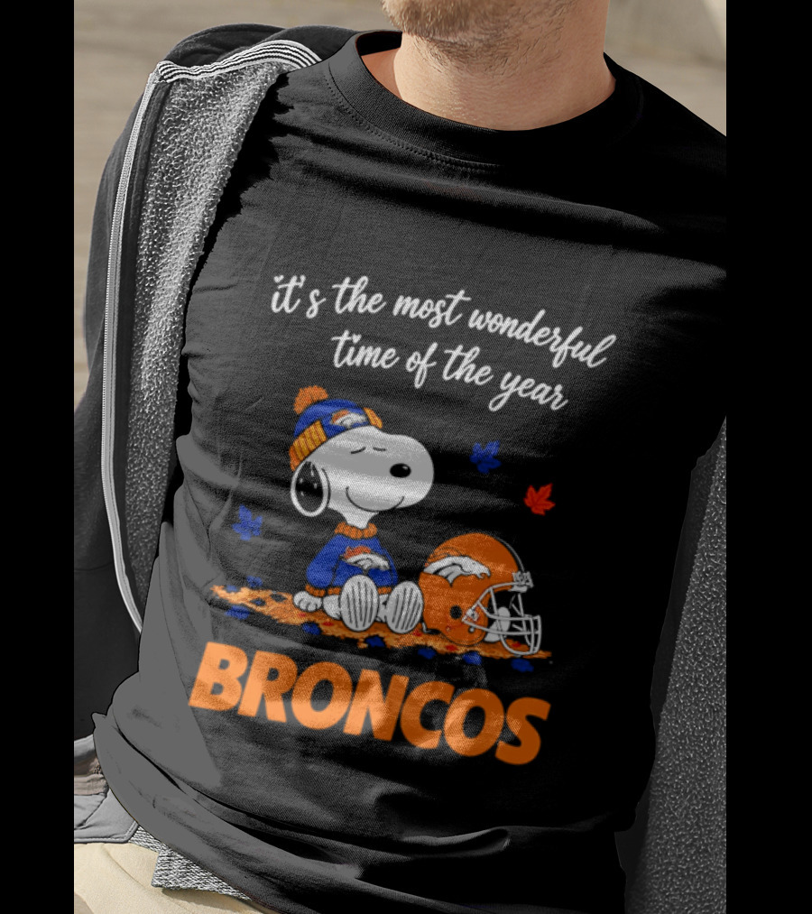 Denver Broncos Snoopy Its The Most Wonderful Time Of Year Autumn Leaves T-Shirt