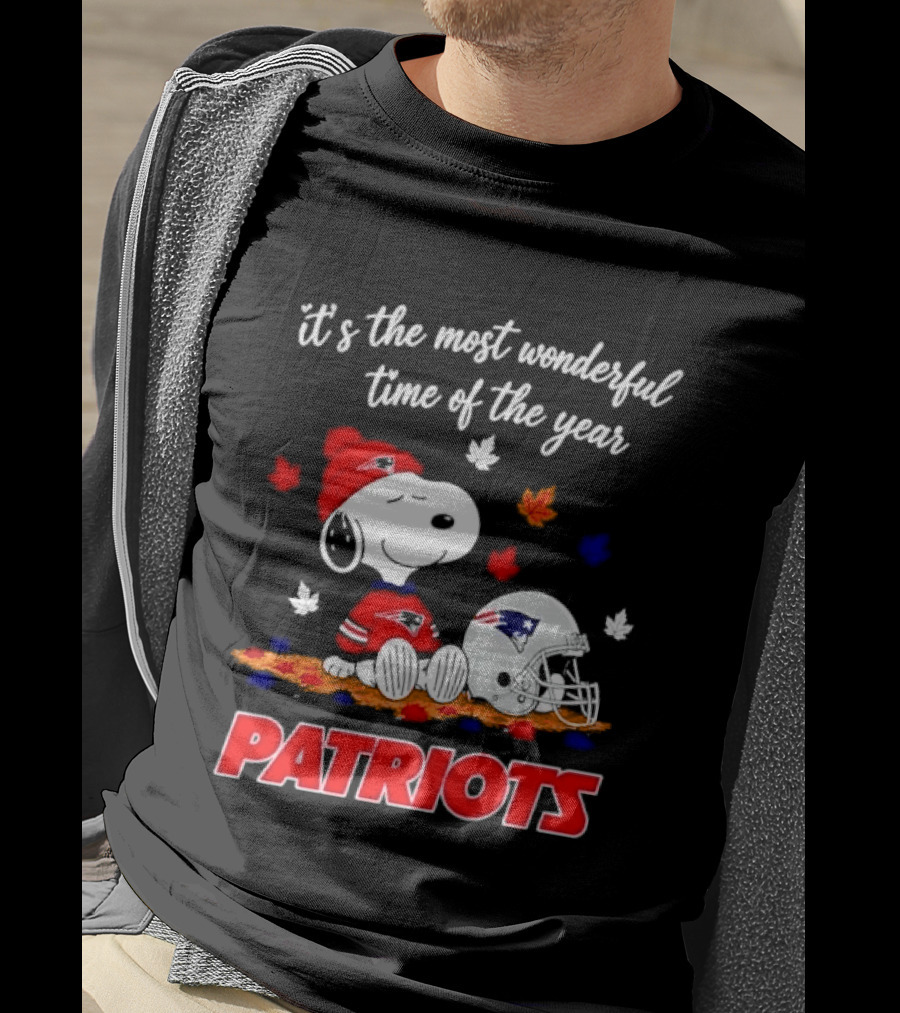 New England Patriots Snoopy It's The Most Wonderful Time Of The Year Autumn Leaves T-Shirt