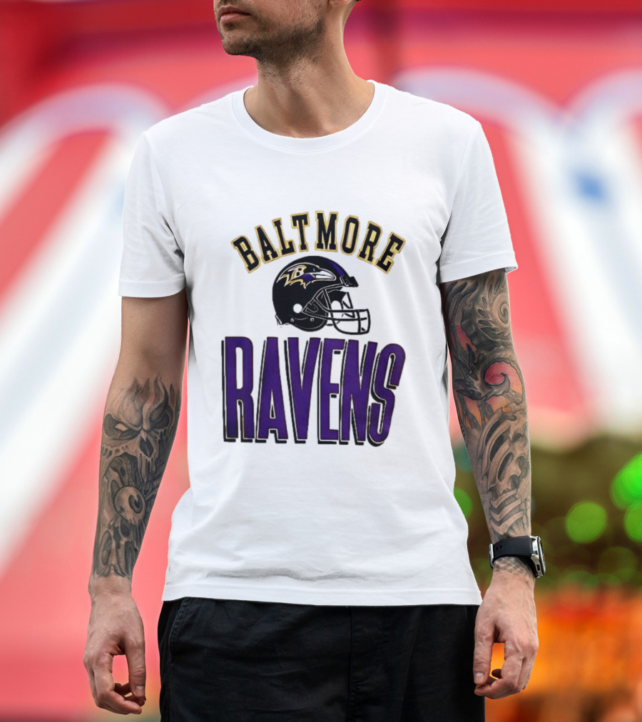 Baltimore Ravens Everyone Es Women's Sports Ravens Helmet T-Shirt