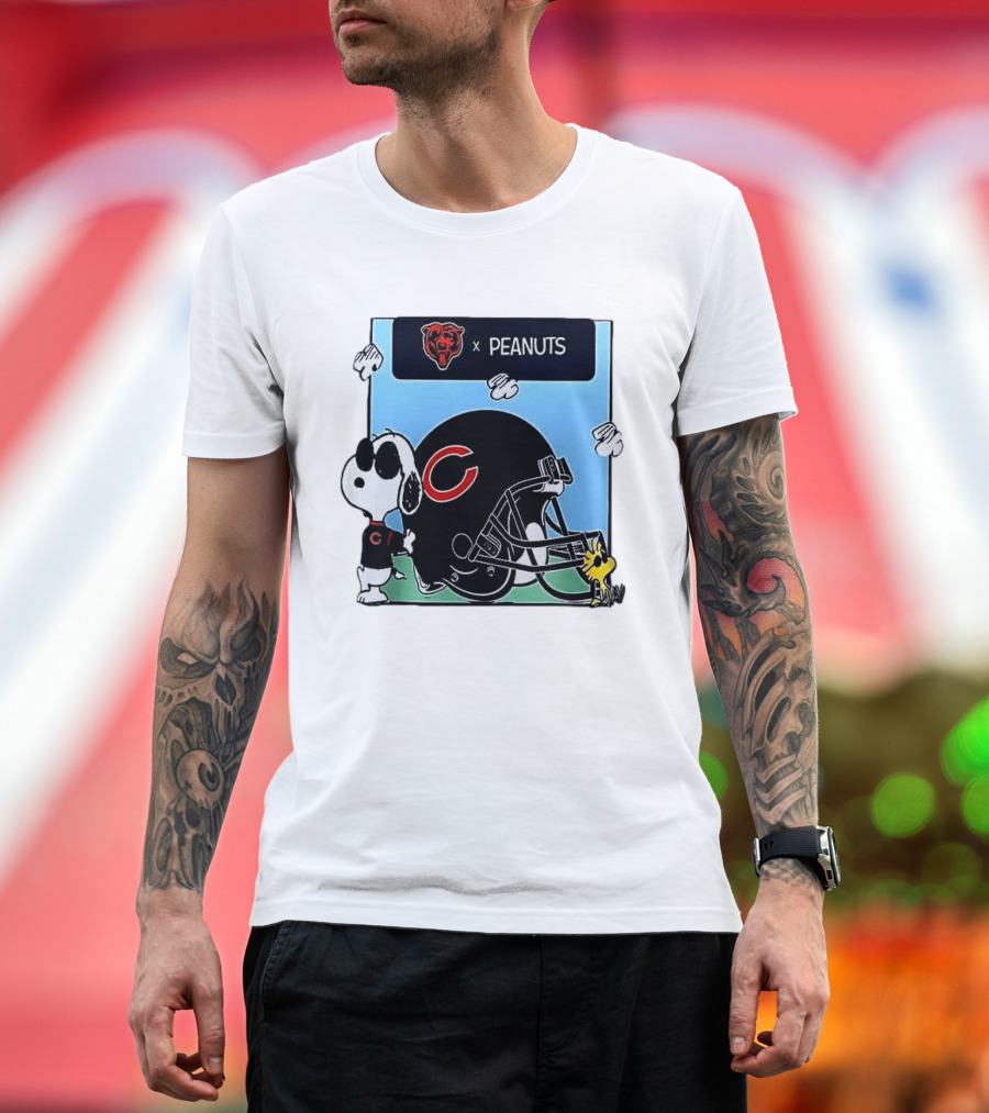 Chicago Bears X Peanuts Snoopy Woodstock Football Collaboration T-Shirt