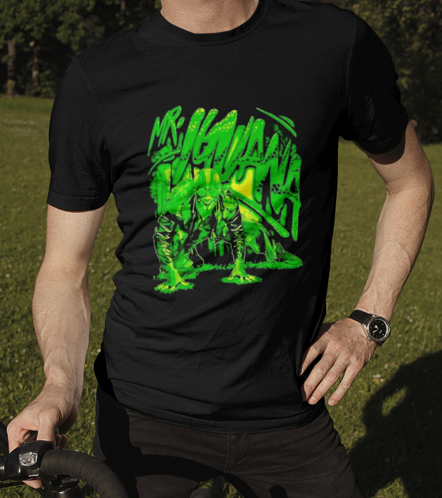 Mr Iguana Crouching Mexican Luchador Green Lizard Scale Graffiti T-Shirt
