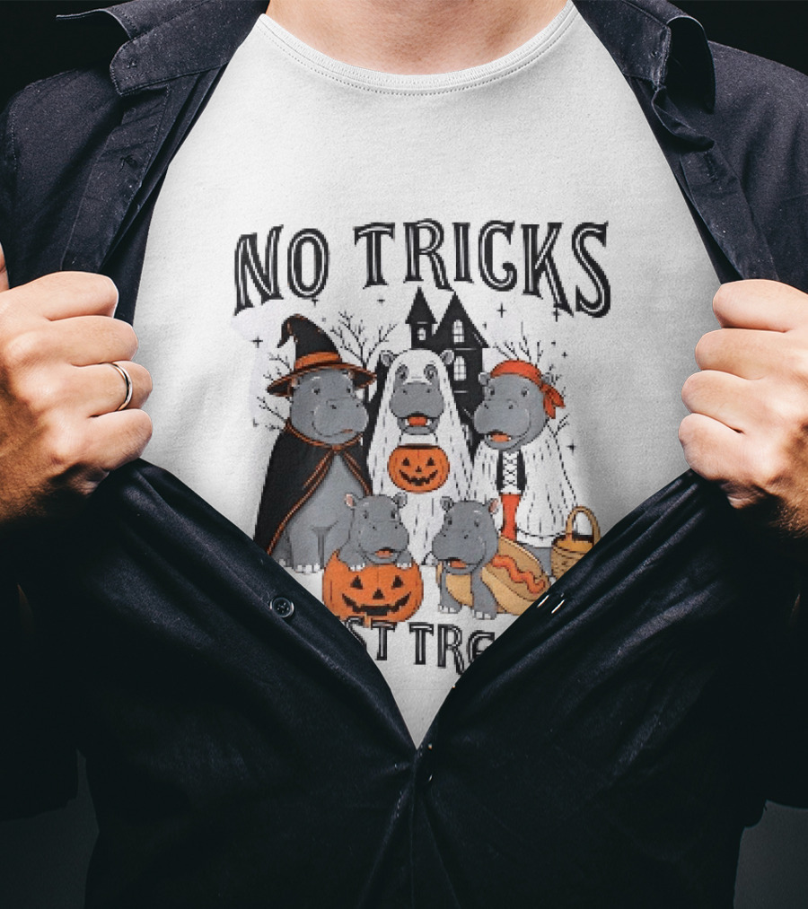 No Tricks Just Treats Hippos With Pumpkins Halloween Costumes T-Shirt