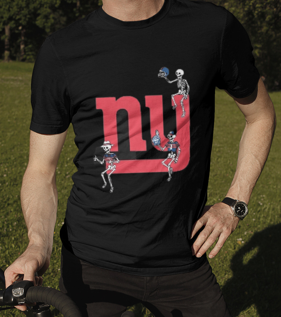 New York Giants Skeletons Dance With Football Helmets T-Shirt