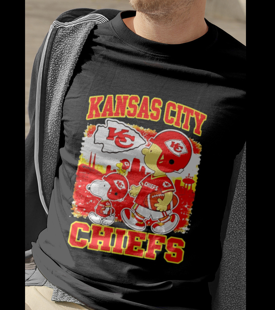 Kansas City Chiefs Snoopy Woodstock Skyline Football 2026 T-Shirt