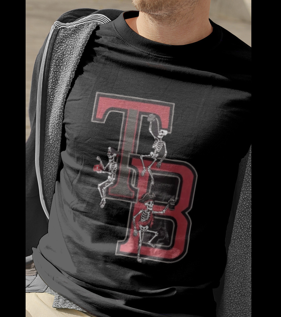 Tampa Bay Buccaneers TB Pirate Skeletons Football T-Shirt