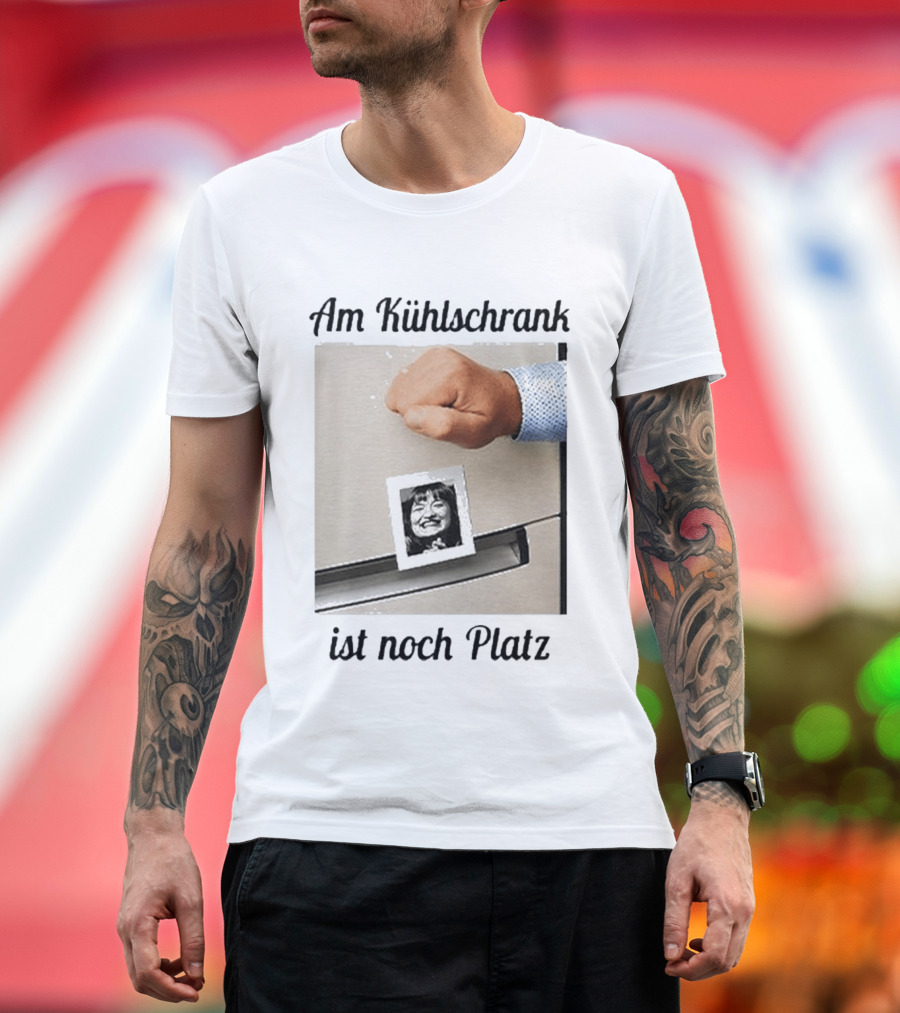 Am Kühlschrank Ist Noch Platz Foto Moustache Hand T-Shirt